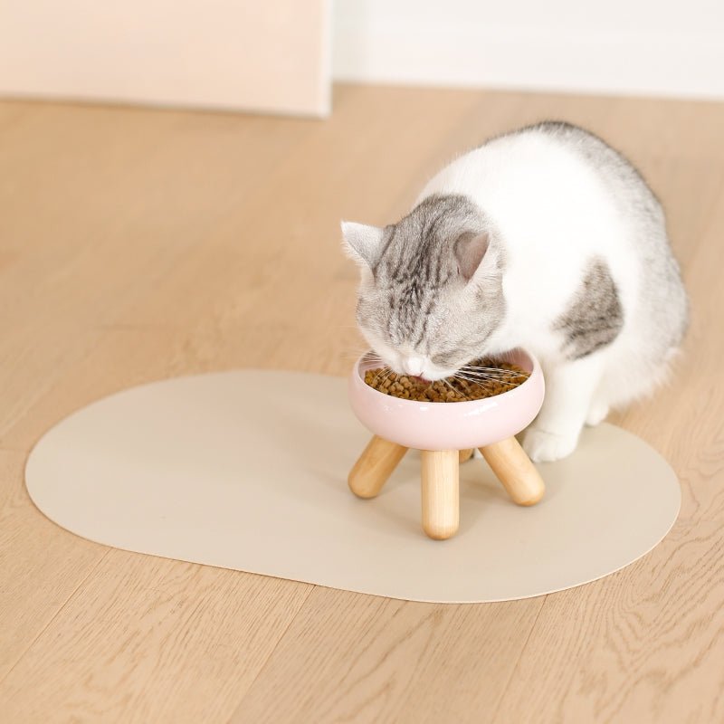 Gulu Reversible Waterproof Leather Pet Feeding Mat With Double Sided PVC Leather Surface For Spill Proof Dining