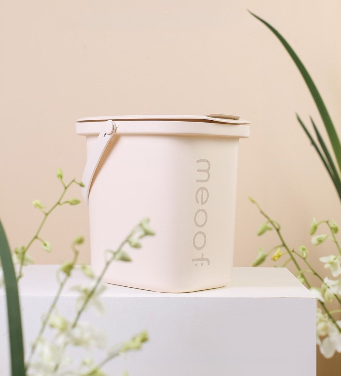 Smart Vacuum Pet Food Storage Container With Airtight Seal And Quick Release Airflow Technology